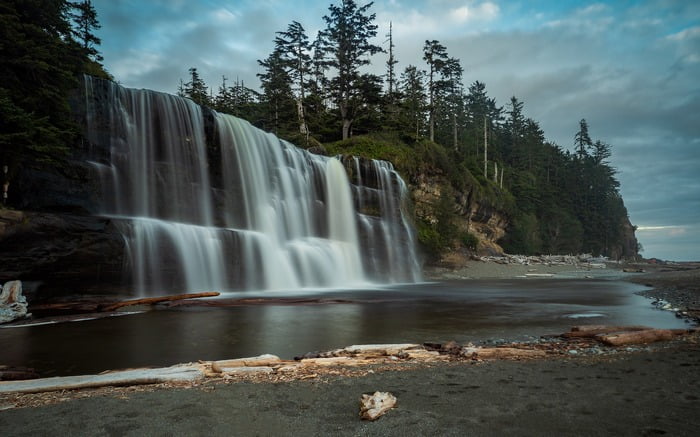  ile vancouver chute d'eau